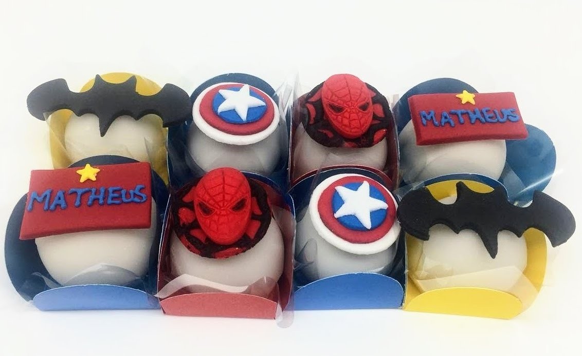 Docinho Glaceado Super Heróis