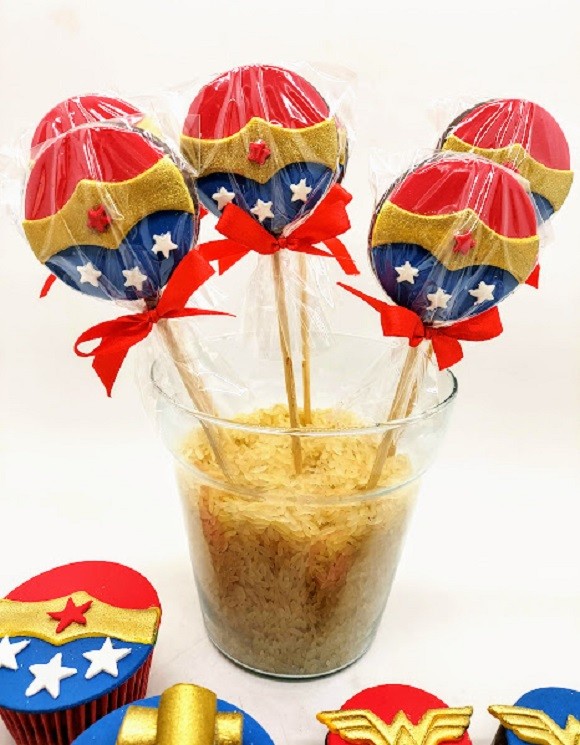 Pirulito de chocolate Mulher Maravilha